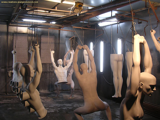 Sculptures dans la chambre de peinture 