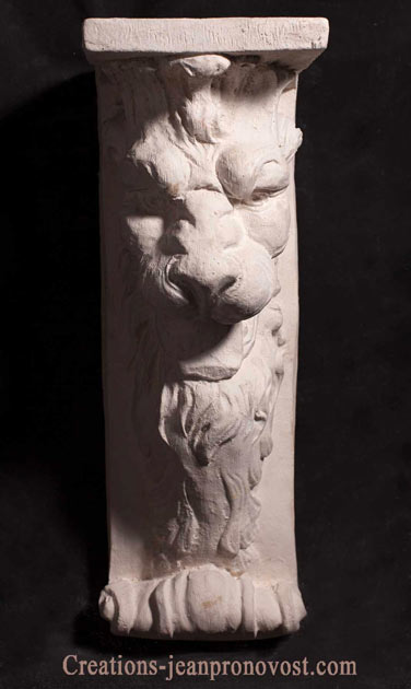 ornemented bracket with lion, sculpture lion , moulage quebec